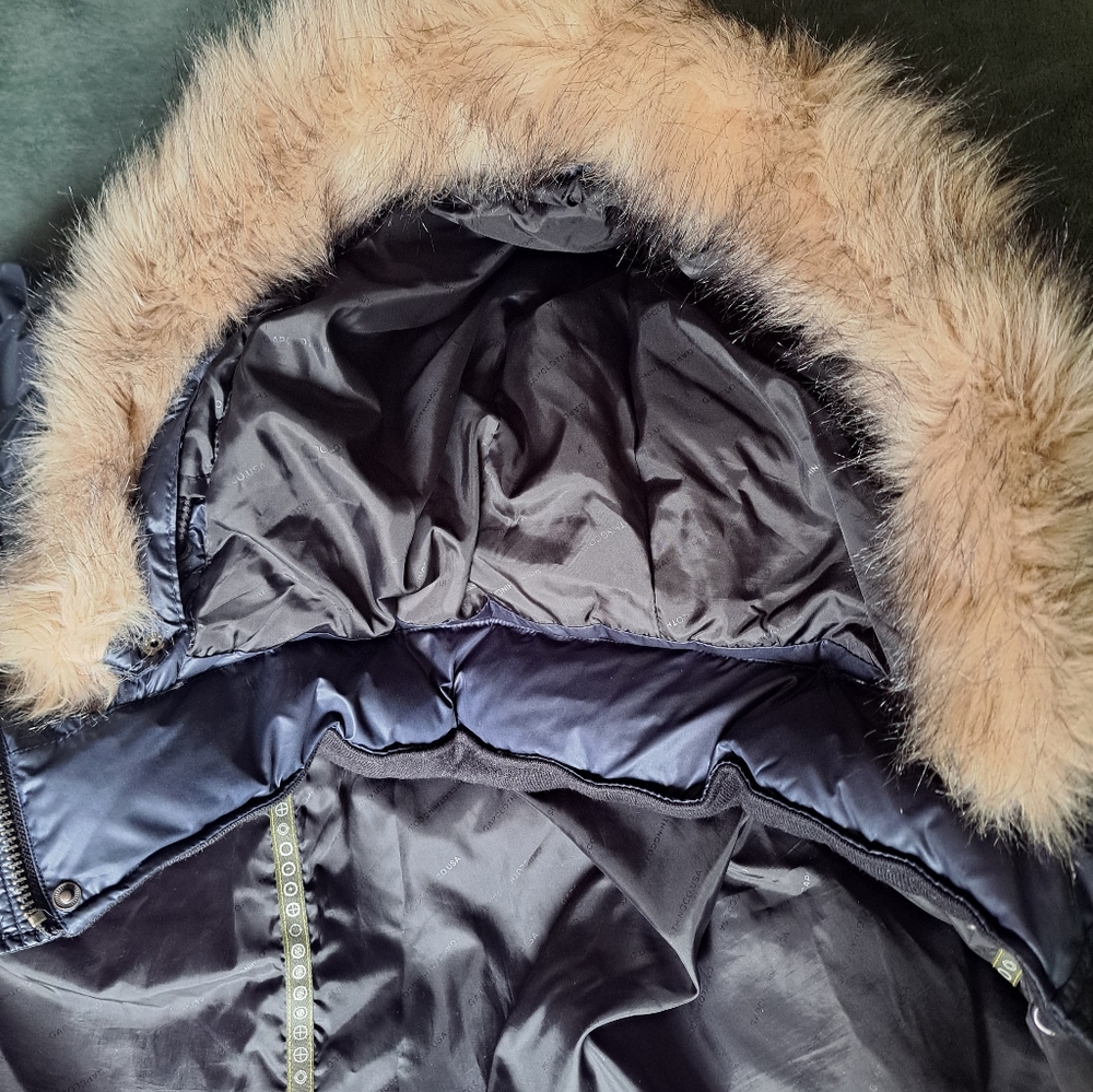 GAP jacket Navy Puffer Parka with Fur Trim. - Picture 13 of 15